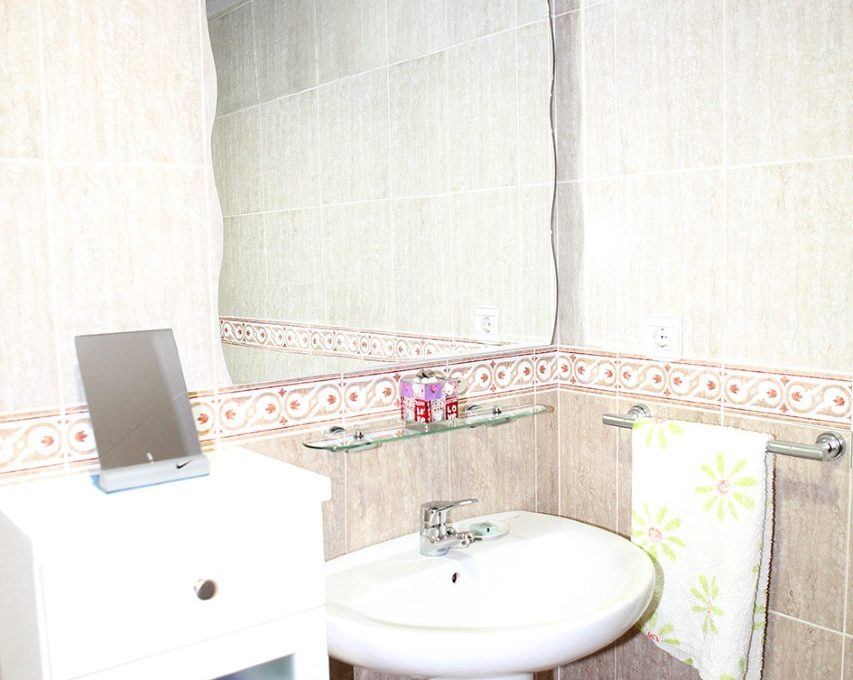 thumbnail_Aseo espejo h. principal